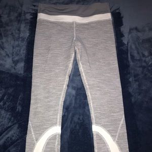 ❣️Lululemon leggings❣️Grey/white- great condition
